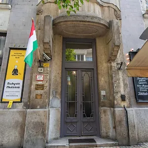 patriks-budapest-center-apartment.inbudapesthotels.com/